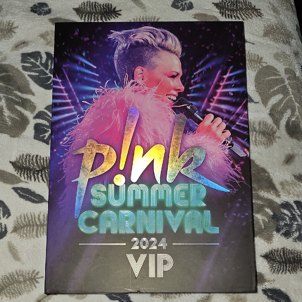 Pink Summer Carnival 2024 VIP Promotion Gift Set
